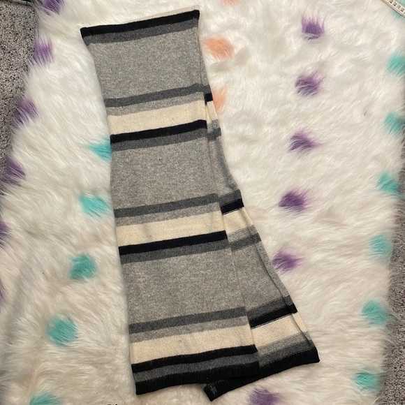 Lauren Ralph‎ Lauren Black & Grey Stripe Scarf - Picture 1 of 5